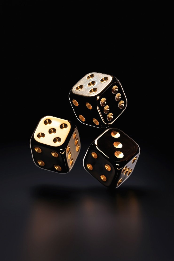 Dealer profesional boss 5000 mempersiapkan roda American Roulette untuk putaran berikutnya di studio live casino